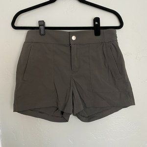 Athleta Trekkie North shorts sz 4